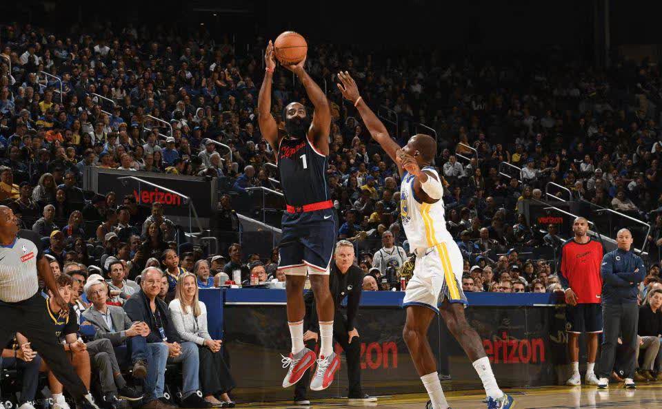 海星sports-关键时刻NBA总决赛焦点战，菲尼克斯太阳再遭质疑，气氛紧张，球探报告显示潜力的简单介绍-海星sports