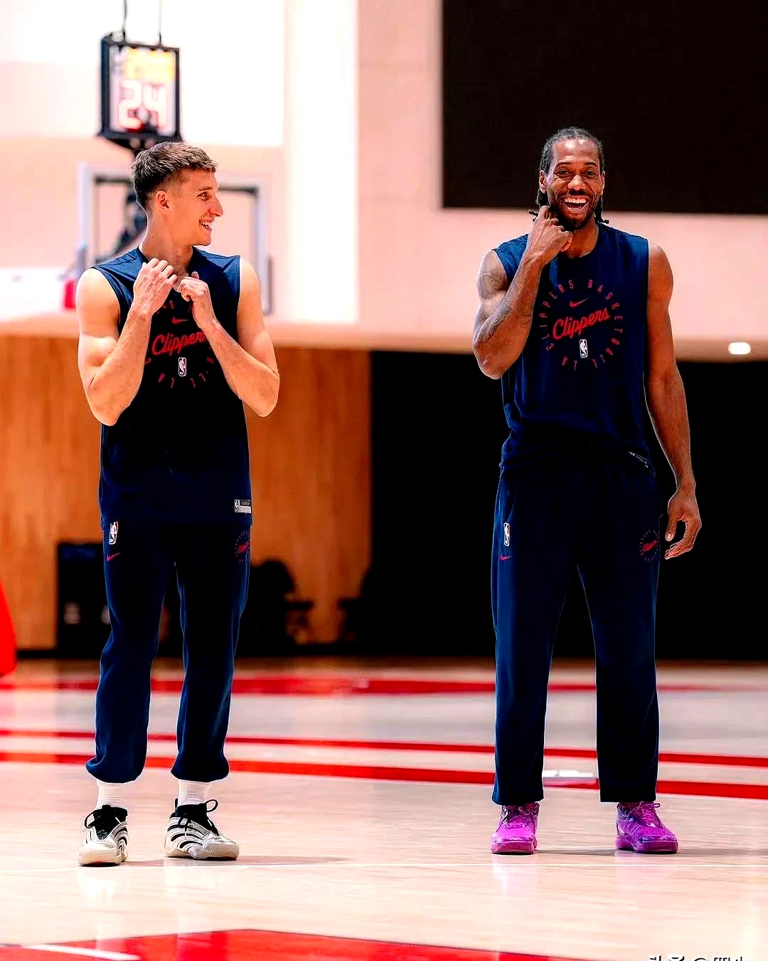 海星体育在线娱乐-欧联转会期再迎强敌，洛杉矶快船状态回暖，主帅态度——底气十足，阵容厚度经受考验的简单介绍-海星体育在线娱乐